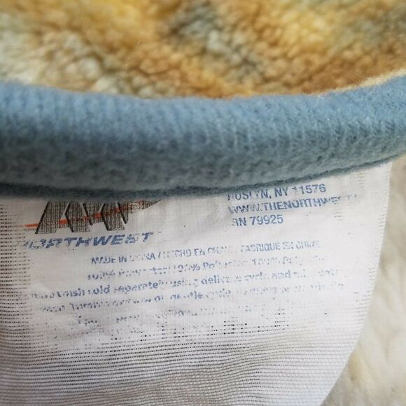 James Hautman Yellow Labrador Retriever Fleece Throw Blanket Northwest Co Puppy - Picture 6 of 9